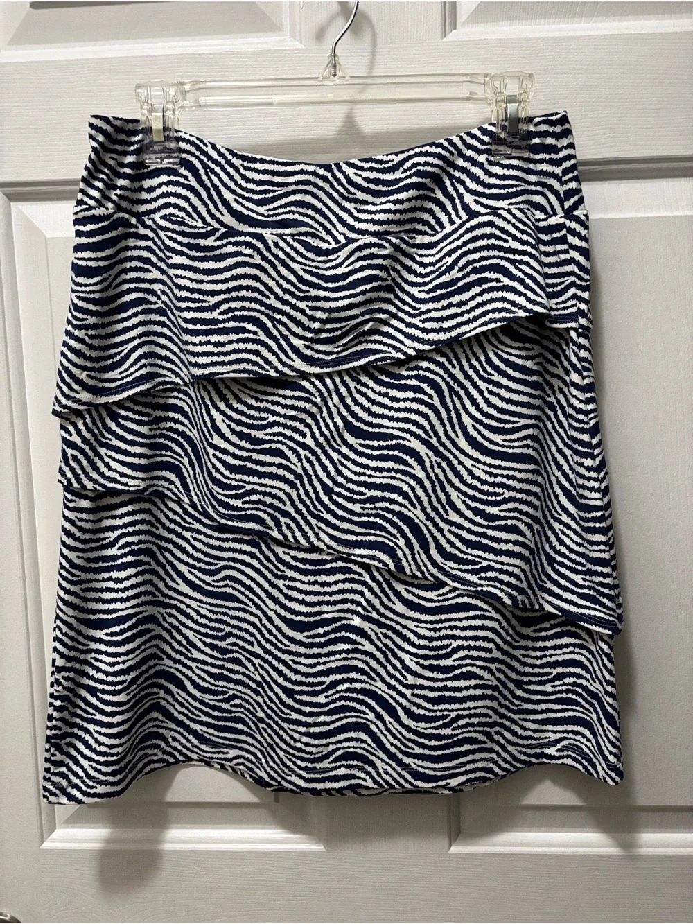 McLaughlin Stretchy Navy and White Tiered Wave-Print mini Skirt Like New